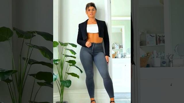 These fit jeans look beautiful in this girl #shorts These fit jeans look beautiful in this girl #shorts