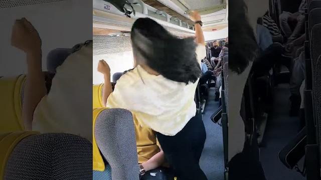 Cute romantic video️in bus #couplesgoals#couples Cute romantic video️in bus #couplesgoals#couples