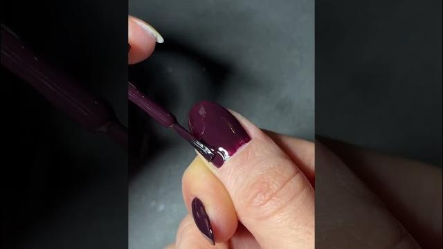 Dark purple nails w/ essie ‘velvet voyeur’ Dark purple nails w/ essie ‘velvet voyeur’