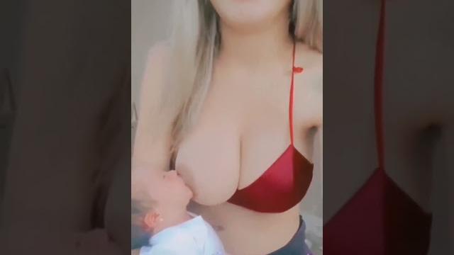 Breastfeeding baby @breastfeeding722 Breastfeeding baby @breastfeeding722