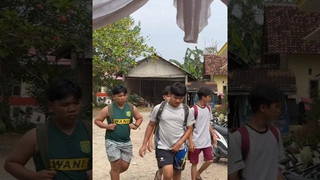 Temen kalian gini juga ga, kamar mandi penuh ujung”nya kencing di kolam renang #shorts #lucu #kocak Temen kalian gini juga ga, kamar mandi penuh ujung”nya kencing di kolam renang #shorts #lucu #kocak