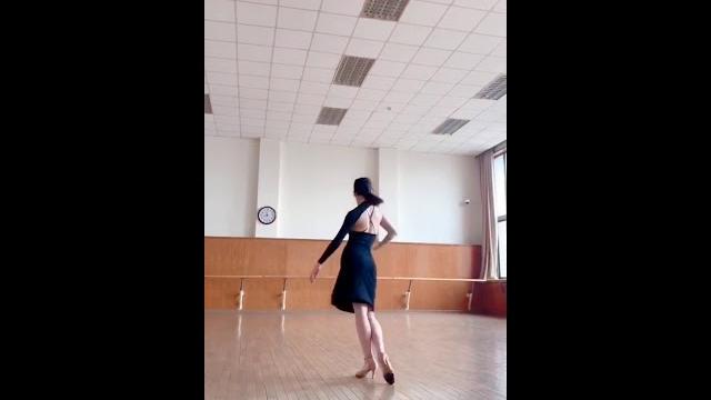 美女骚气诱惑舞蹈 美女骚气诱惑舞蹈
