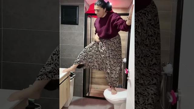 Karagül’den banyo dans şovu! #live Karagül’den banyo dans şovu! #live