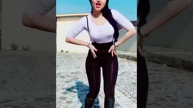 Tiktok'un kraliçesi meyro yine çok güzel #keşfetteyim #keşfett #türbanlıhalay #kizomba #dance Tiktok'un kraliçesi meyro yine çok güzel #keşfetteyim #keşfett #türbanlıhalay #kizomba #dance