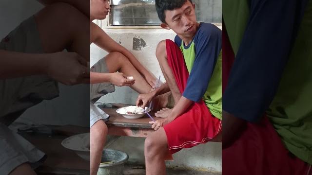 Sebuah tali kasih adik kakak Sebuah tali kasih adik kakak