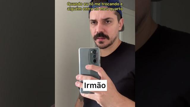 Quando eu tô me trocando e alguém entra no quarto Quando eu tô me trocando e alguém entra no quarto