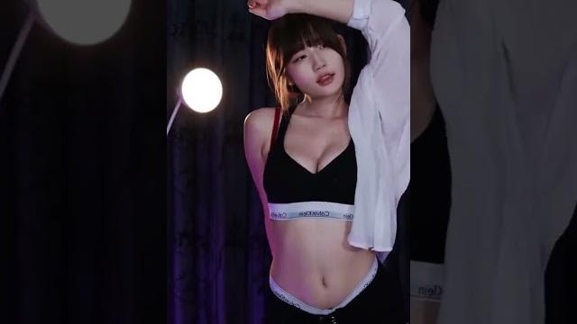 Bj고라니율-golaniyule0 bouncing boobs #shorts Bj고라니율-golaniyule0 bouncing boobs #shorts