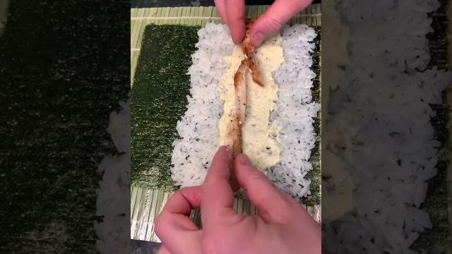 Цезарь роллы темпура жареный ролл #роллы #суши #sushi Цезарь роллы темпура жареный ролл #роллы #суши #sushi
