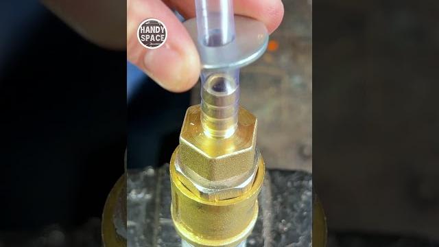 Plumber’s trick! this washer secures a hose #tricks Plumber’s trick! this washer secures a hose #tricks