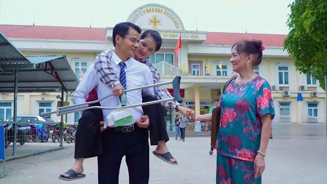 Ceo toan's grandmother did what no one else dared to do, she stood up to protect the homeless girl. Ceo toan's grandmother did what no one else dared to do, she stood up to protect the homeless girl.