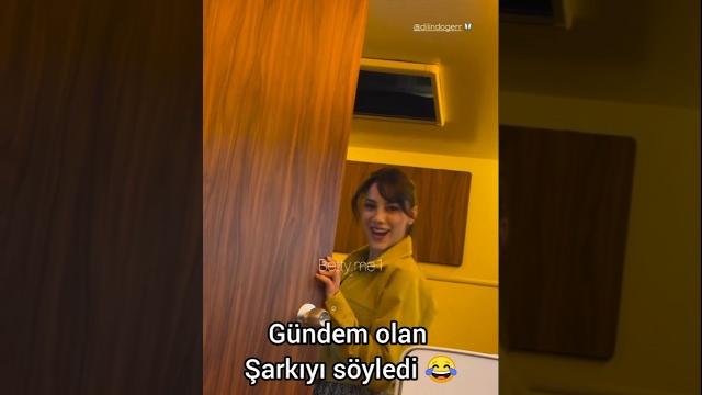 Uzak şehir zerrin gündem olan şarkıyı söyledi dilin döğer Uzak şehir zerrin gündem olan şarkıyı söyledi dilin döğer
