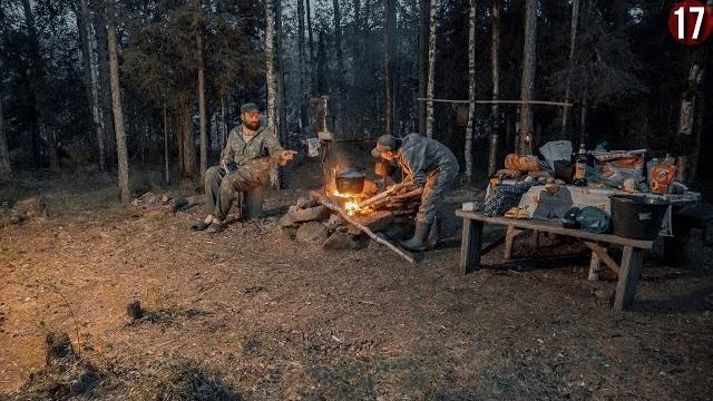 Сломался мотор, нашли избу, дикая рыбалка, выживаем как можем. жить на севере, как это? горит тайга. Сломался мотор, нашли избу, дикая рыбалка, выживаем как можем. жить на севере, как это? горит тайга.