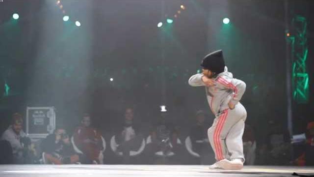 B-girl terra (6 years old) vs b-boy leelou (best version) B-girl terra (6 years old) vs b-boy leelou (best version)