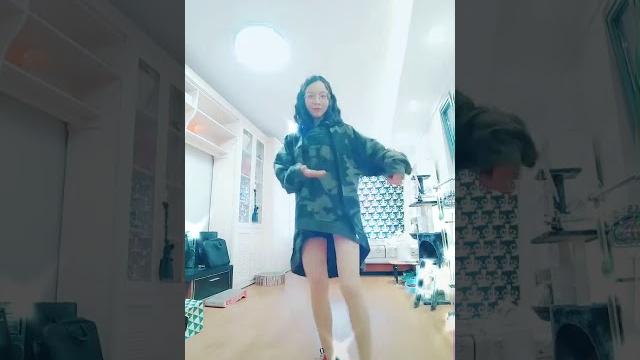 抖音 捣个蒜?反正不会跳。有腿就好了。@抖音小助手 抖音 捣个蒜?反正不会跳。有腿就好了。@抖音小助手