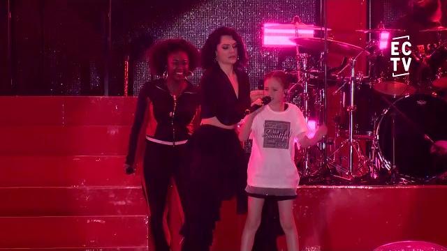 Jessie j - masterpiece (ft a 10 years old girl picked from the crowd) at electric castle, romania Jessie j - masterpiece (ft a 10 years old girl picked from the crowd) at electric castle, romania