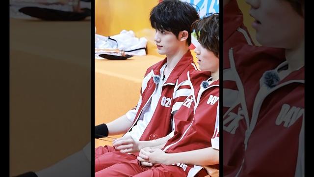 玩翻花繩的寶寶也太乖啦丨cr.流光丨丁程鑫 玩翻花繩的寶寶也太乖啦丨cr.流光丨丁程鑫