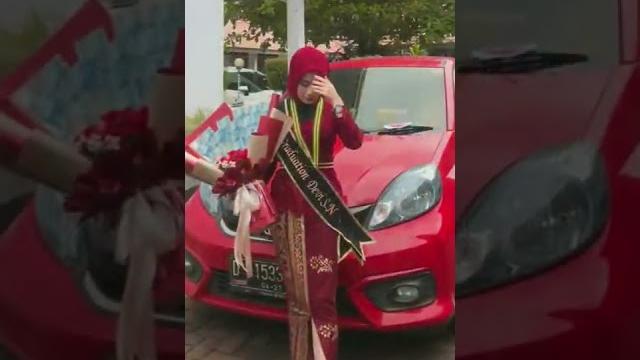 Kebaya merah wisuda menjadi primadona viral di tiktok Kebaya merah wisuda menjadi primadona viral di tiktok