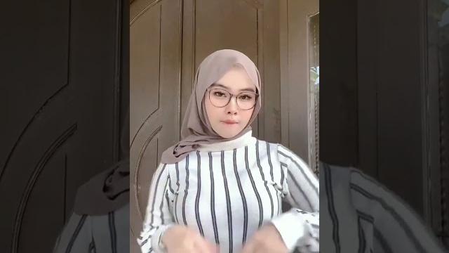 Tiktokers || marfamoela || kacamatanya kebesaran emang gak berat ta #shorts #tiktok #viral Tiktokers || marfamoela || kacamatanya kebesaran emang gak berat ta #shorts #tiktok #viral