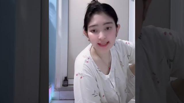 Aulia fahma lubis hot live kamis pagi part 3 Aulia fahma lubis hot live kamis pagi part 3