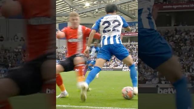 Mitoma skills his way through luton town! Mitoma skills his way through luton town!