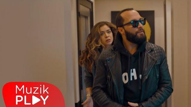 Berkay - i̇ki hece (official video) Berkay - i̇ki hece (official video)