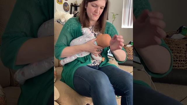 Positioning your baby to breastfeed Positioning your baby to breastfeed