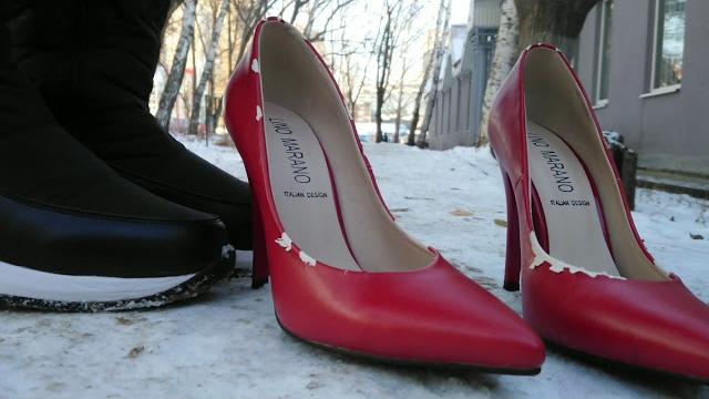 Aleksandra deviant feet - i'm crushing my shoes Aleksandra deviant feet - i'm crushing my shoes