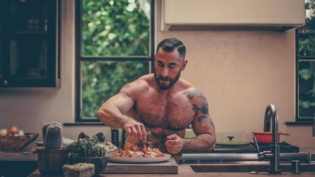 The bear-naked chef teaser - hd The bear-naked chef teaser - hd
