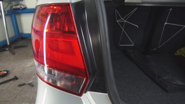 Снятие стопа, замена лампы на volkswagen polo v 2013 Снятие стопа, замена лампы на volkswagen polo v 2013