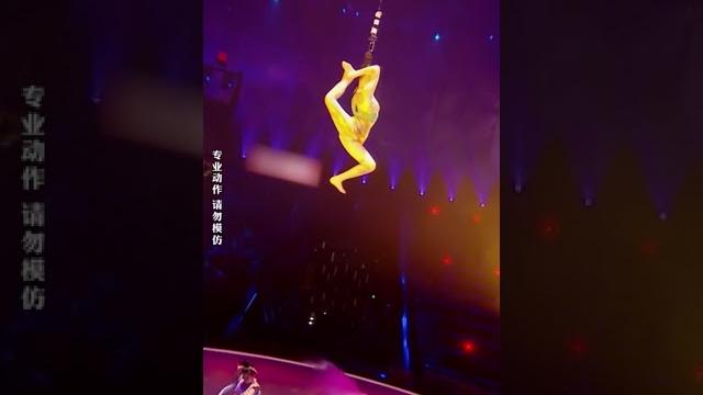中国即将失传的杂技——吊发飞天旋转 中国即将失传的杂技——吊发飞天旋转