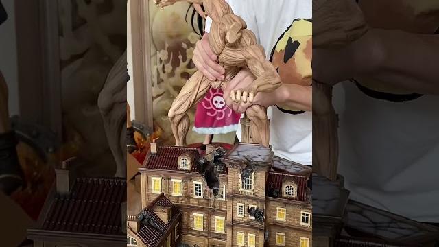 Attack titan - attack on titan resin statue - chikara collectibles Attack titan - attack on titan resin statue - chikara collectibles