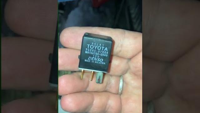 Camry 96-2002 fuel pump relay & fuse location Camry 96-2002 fuel pump relay & fuse location