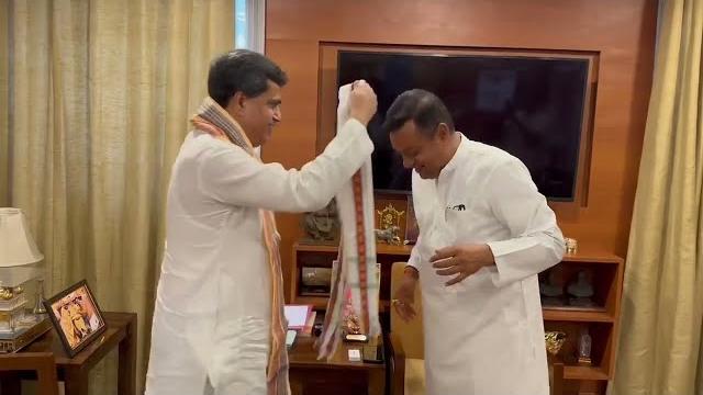 নতুনদিল্লীতে সৌজন্যমূলক সাক্ষাতে মিলিত হলেন মাননীয় মুখ্যমন্ত্রী মহোদয়! #viral #trend #trending নতুনদিল্লীতে সৌজন্যমূলক সাক্ষাতে মিলিত হলেন মাননীয় মুখ্যমন্ত্রী মহোদয়! #viral #trend #trending