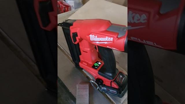 Milwaukee m18 18 gauge brad nailer Milwaukee m18 18 gauge brad nailer