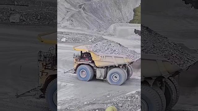 #construction #constructionequipment #truck #truckdriver #heavyequipment #uzbekistan #trucks #stone #construction #constructionequipment #truck #truckdriver #heavyequipment #uzbekistan #trucks #stone