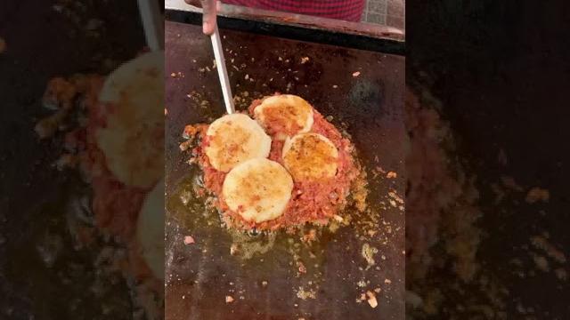 Paneer tawa idly indian street food video's Paneer tawa idly indian street food video's