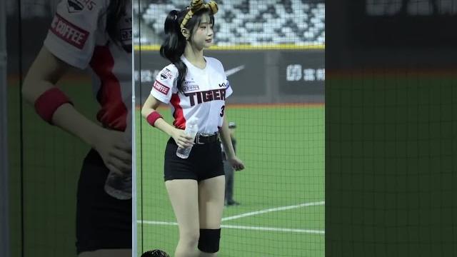 Famous korean cheerleader lee ju-eun getting paid millions to half dance #shorts #fyp #viral #dance Famous korean cheerleader lee ju-eun getting paid millions to half dance #shorts #fyp #viral #dance