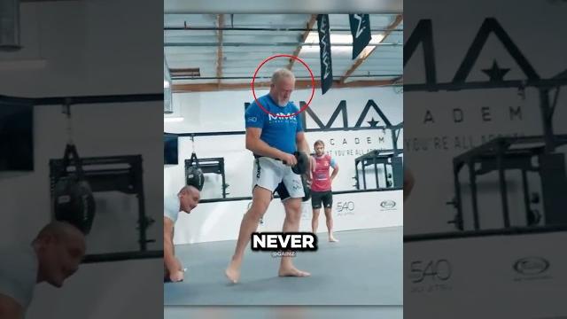 Coach still has it in him(@mmafightacademy) Coach still has it in him(@mmafightacademy)