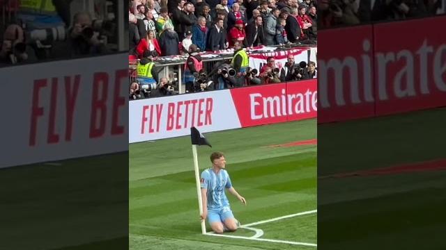 The moment coventry thought the had beaten manchester united at wembley… #facup #coventry #manutd The moment coventry thought the had beaten manchester united at wembley… #facup #coventry #manutd