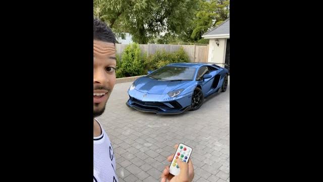 Lamborghini that changes colour #shorts Lamborghini that changes colour #shorts
