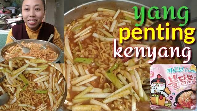 Makan mie korea Makan mie korea