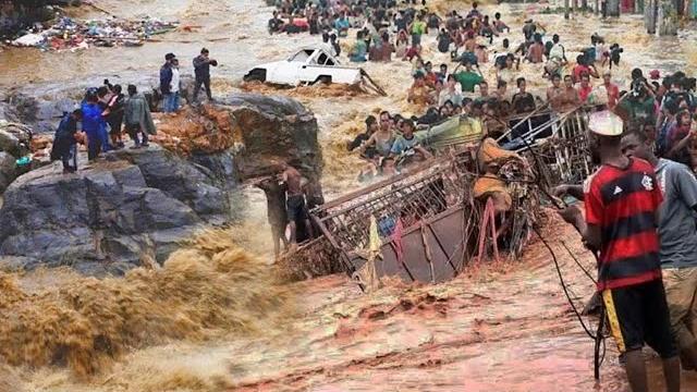 Nigeria's worst tragedy: flash floods submerge houses - bridges, kill 151 in mokwa town, 300 missing Nigeria's worst tragedy: flash floods submerge houses - bridges, kill 151 in mokwa town, 300 missing