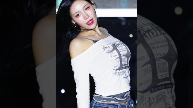 몸매에 가려졌었던 미모 #초원 #chowon #라잇썸 #lightsum 몸매에 가려졌었던 미모 #초원 #chowon #라잇썸 #lightsum