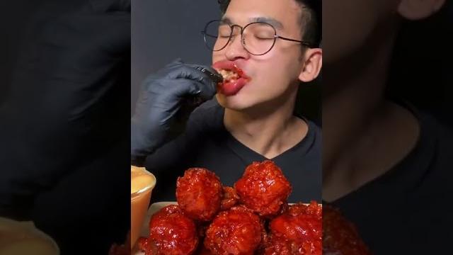 Asmr yemek yeme videoları #1 #spicy #chicken #eating #asmr #shorts #tiktok via: @prettymasmr Asmr yemek yeme videoları #1 #spicy #chicken #eating #asmr #shorts #tiktok via: @prettymasmr