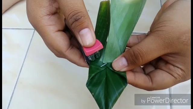 Tutorial lipatan daun x boga 4 kelompok 3 smk 3 pati Tutorial lipatan daun x boga 4 kelompok 3 smk 3 pati
