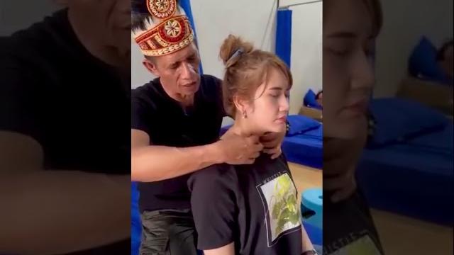 Titik pijat untuk sakit kepala pusing gak hilang hilang sakit kepala kiri dan kanan #asmr #massage Titik pijat untuk sakit kepala pusing gak hilang hilang sakit kepala kiri dan kanan #asmr #massage