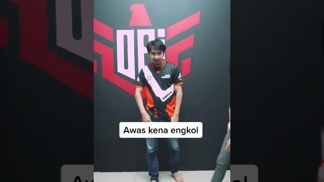 Geekfam kena engkol paprichia Geekfam kena engkol paprichia
