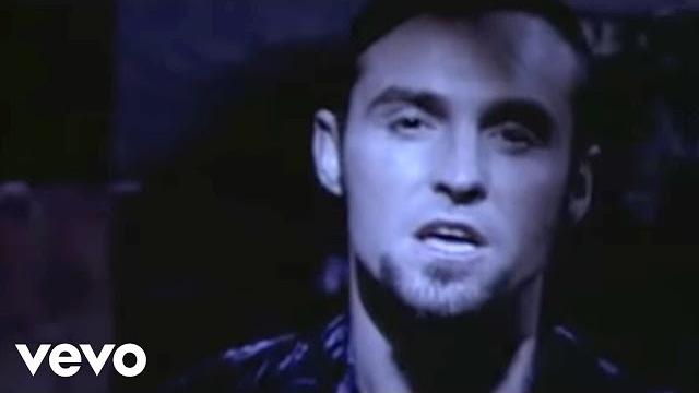 Wet wet wet - love is all around Wet wet wet - love is all around
