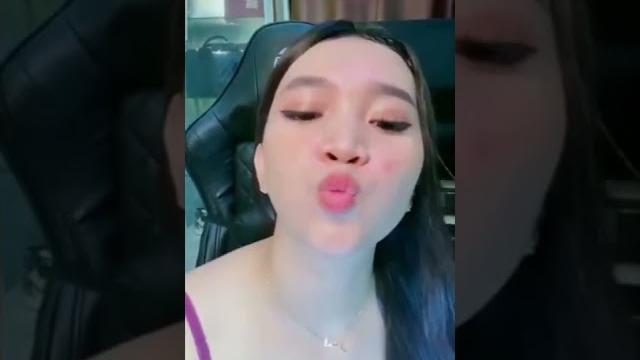 Naya putri nia mendesah.. bikin si joni bangun.. Naya putri nia mendesah.. bikin si joni bangun..