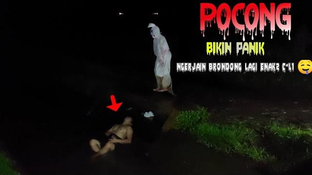 Prank pocong bikin panik || suka ngerjain brondong lagi enak2 c*l1 disungai || paling lucu ngakak Prank pocong bikin panik || suka ngerjain brondong lagi enak2 c*l1 disungai || paling lucu ngakak